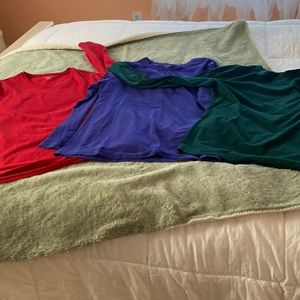 Women’s set of three long sleeve tee shirts